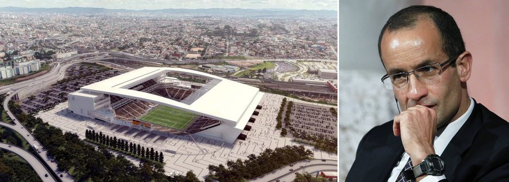 Palco da cerimônia de abertura da Copa de 2014, a Arena do Corinthians entra na mira da força tarefa da Operação Lava Jato por causa de uma transação sigilosa entre a Odebrecht e a Caixa Econômica Federal para cobrir um rombo milionário na construção do estádio; com o estádio já em uso, com o dinheiro recebido do BNDES, havia ainda um buraco de R$ 420 milhões por causa do impasse em torno das CIDs; diante disso, a Caixa decidiu comprar os papéis da Odebrecht; operação foi estruturada porque a arena não tinha garantias suficientes para recorrer a outro banco; Marcelo Odebrecht, então presidente da companhia, atuou diretamente para agilizar os empréstimos e pressionou a Caixa para que o dinheiro fosse liberado com poucas garantias (Foto: Romulo Faro) Palco da cerimônia de abertura da Copa de 2014, a Arena do Corinthians entra na mira da força tarefa da Operação Lava Jato por causa de uma transação sigilosa entre a Odebrecht e a Caixa Econômica Federal para cobrir um rombo milionário na construção do estádio; com o estádio já em uso, com o dinheiro recebido do BNDES, havia ainda um buraco de R$ 420 milhões por causa do impasse em torno das CIDs; diante disso, a Caixa decidiu comprar os papéis da Odebrecht; operação foi estruturada porque a arena não tinha garantias suficientes para recorrer a outro banco; Marcelo Odebrecht, então presidente da companhia, atuou diretamente para agilizar os empréstimos e pressionou a Caixa para que o dinheiro fosse liberado com poucas garantias