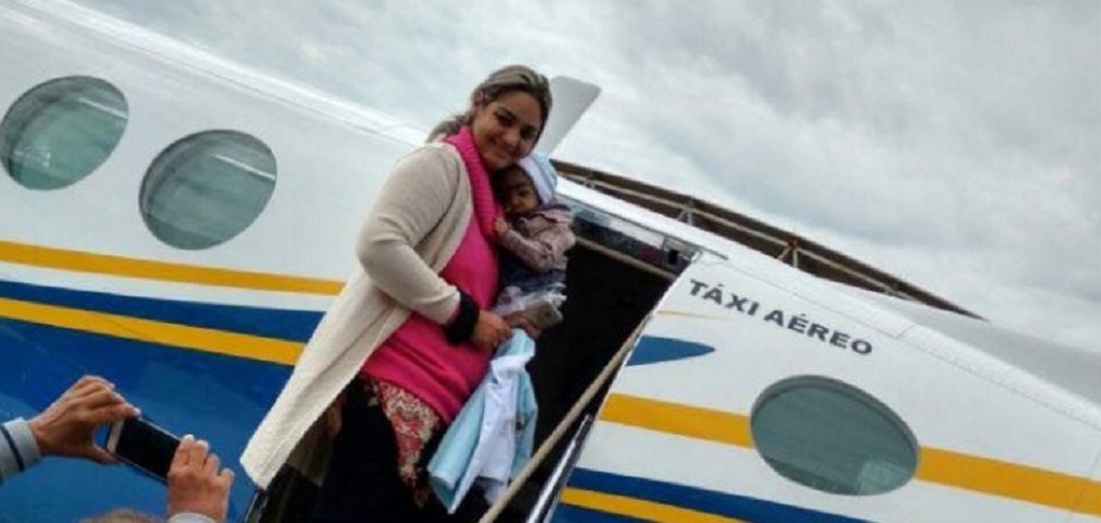 Hospital Israelita Albert Einstein divulgou neste sábado o primeiro boletim médico sobre o estado de saúde de Davi Lima de Souza, de 2 anos, que foi transferido para a instituição na última quinta-feira (28) por intermédio do governador Marconi Perillo; segundo o boletim, Davi "chegou ao hospital bastante desnutrido, mas em bom estado geral e agora recebe nutrição parenteral e enteral"; criança é portadora de imunodeficiência congênita e vem sofrendo com diarreias (Foto: José Barbacena) Hospital Israelita Albert Einstein divulgou neste sábado o primeiro boletim médico sobre o estado de saúde de Davi Lima de Souza, de 2 anos, que foi transferido para a instituição na última quinta-feira (28) por intermédio do governador Marconi Perillo; segundo o boletim, Davi "chegou ao hospital bastante desnutrido, mas em bom estado geral e agora recebe nutrição parenteral e enteral"; criança é portadora de imunodeficiência congênita e vem sofrendo com diarreias