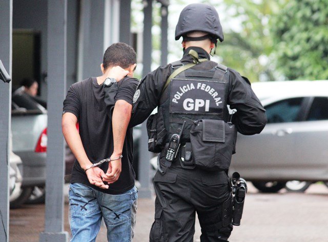 Se você comemora esse festival de prisões, trago-lhe uma péssima notícia. Além de ser conivente com a destruição do estado de direito democrático, e da ruína do Brasil como nação civilizada, você não está livre do xilindró, com ou seu julgamento (Foto: Bepe Damasco) Se você comemora esse festival de prisões, trago-lhe uma péssima notícia. Além de ser conivente com a destruição do estado de direito democrático, e da ruína do Brasil como nação civilizada, você não está livre do xilindró, com ou seu julgamento