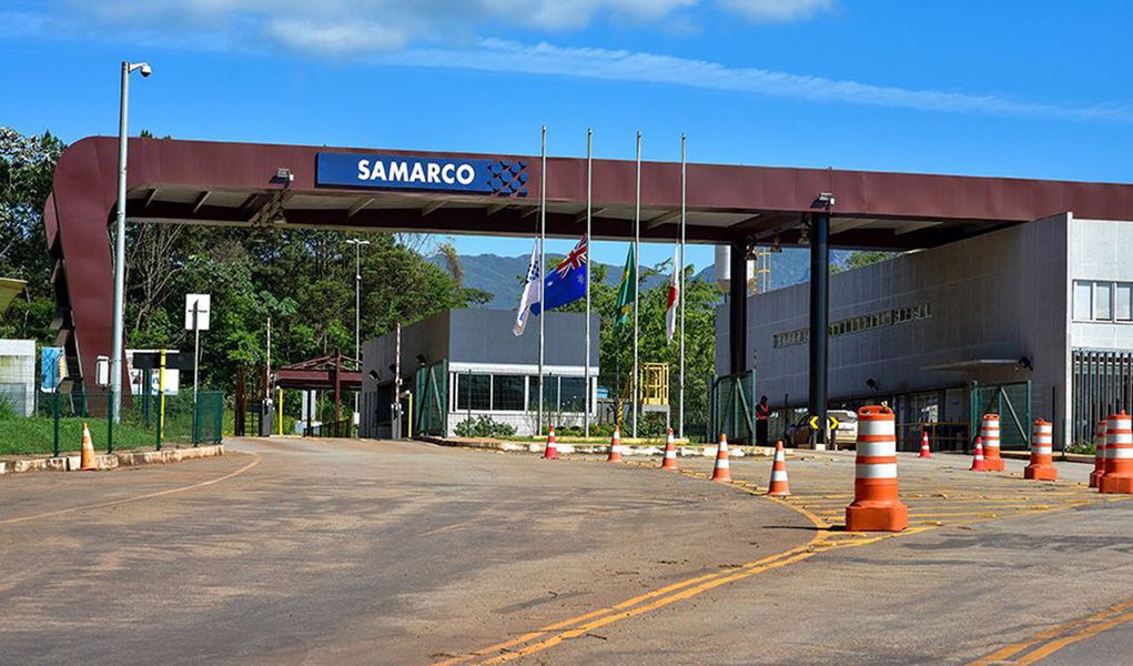 A Justiça Federal em Belo Horizonte a primeira audiência de conciliação no processo que apura responsabilidades pelo rompimento da Barragem de Fundão, em Mariana, pertencente a mineradora Samarco, cujas detentoras são a Vale e a BHP Billiton; a audiência é o primeiro ato do rito da ação civil pública movida pelo Ministério Público Federal (MPF), que pede R$ 155 bilhões em reparação aos danos causados; na ata da audiência, ficou definida a realização três perícias: para avaliar os danos da tragédia; para verificar se as ações que estão sendo feitas estão de acordo e para avaliar a situação socioeconômica (Foto: Leonardo Lucena) A Justiça Federal em Belo Horizonte a primeira audiência de conciliação no processo que apura responsabilidades pelo rompimento da Barragem de Fundão, em Mariana, pertencente a mineradora Samarco, cujas detentoras são a Vale e a BHP Billiton; a audiência é o primeiro ato do rito da ação civil pública movida pelo Ministério Público Federal (MPF), que pede R$ 155 bilhões em reparação aos danos causados; na ata da audiência, ficou definida a realização três perícias: para avaliar os danos da tragédia; para verificar se as ações que estão sendo feitas estão de acordo e para avaliar a situação socioeconômica