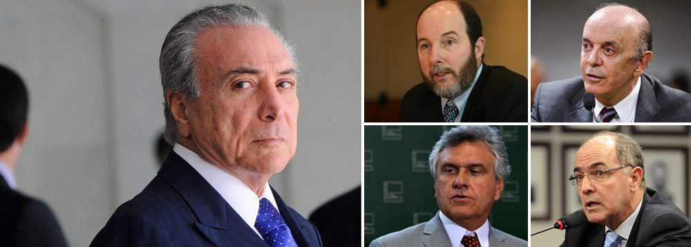 Caso assuma a Presidência, Michel Temer (PMDB-SP) deve encaminhar ao Congresso Nacional proposta de mudanças na Previdência que pode prever inclusive o estabelecimento de idade mínima para a aposentadoria; segundo a colunista Mônica Bergamo, a aprovação da proposta seria um recado ao mercado de ele que tem apoio sólido no Congresso; antes mesmo da votação do impeachment de Dilma Rousseff, o vice já começou a montar seu Ministério; quer o senador José Serra (PSDB-SP) na Saúde e Armínio Fraga na Fazenda; ele também deve contemplar o DEM, com a possível nomeação de Ronaldo Caiado (GO) na Agricultura e o deputado José Carlos Aleluia (BA), em Minas e Energia (Foto: Roberta Namour) Caso assuma a Presidência, Michel Temer (PMDB-SP) deve encaminhar ao Congresso Nacional proposta de mudanças na Previdência que pode prever inclusive o estabelecimento de idade mínima para a aposentadoria; segundo a colunista Mônica Bergamo, a aprovação da proposta seria um recado ao mercado de ele que tem apoio sólido no Congresso; antes mesmo da votação do impeachment de Dilma Rousseff, o vice já começou a montar seu Ministério; quer o senador José Serra (PSDB-SP) na Saúde e Armínio Fraga na Fazenda; ele também deve contemplar o DEM, com a possível nomeação de Ronaldo Caiado (GO) na Agricultura e o deputado José Carlos Aleluia (BA), em Minas e Energia
