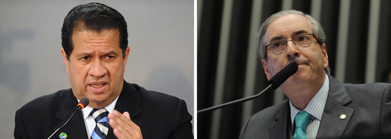 A Executiva Nacional do PDT divulgou nota nesta quarta (21) na qual defende o afastamento do deputado Eduardo Cunha (PMDB-RJ) da presidência da Câmara; o texto reivindica o "afastamento imediato do atual presidente da Câmara diante da comprovada quebra de decoro parlamentar, comprovada através de vários documentos denunciados pelo MP"; "Através destes fatos, afirmamos que o deputado perdeu as condições políticas de se manter à frente da presidência da Câmara", diz o documento, assinado pelo presidente do PDT, Carlos Lupi, e os líderes das bancadas do partido na Câmara, Afonso Motta (RS), e no Senado, Acir Gurgacz (PR); na nota, o partido se coloca contra o impeachment da presidente Dilma Rousseff (Foto: Valter Lima) A Executiva Nacional do PDT divulgou nota nesta quarta (21) na qual defende o afastamento do deputado Eduardo Cunha (PMDB-RJ) da presidência da Câmara; o texto reivindica o "afastamento imediato do atual presidente da Câmara diante da comprovada quebra de decoro parlamentar, comprovada através de vários documentos denunciados pelo MP"; "Através destes fatos, afirmamos que o deputado perdeu as condições políticas de se manter à frente da presidência da Câmara", diz o documento, assinado pelo presidente do PDT, Carlos Lupi, e os líderes das bancadas do partido na Câmara, Afonso Motta (RS), e no Senado, Acir Gurgacz (PR); na nota, o partido se coloca contra o impeachment da presidente Dilma Rousseff