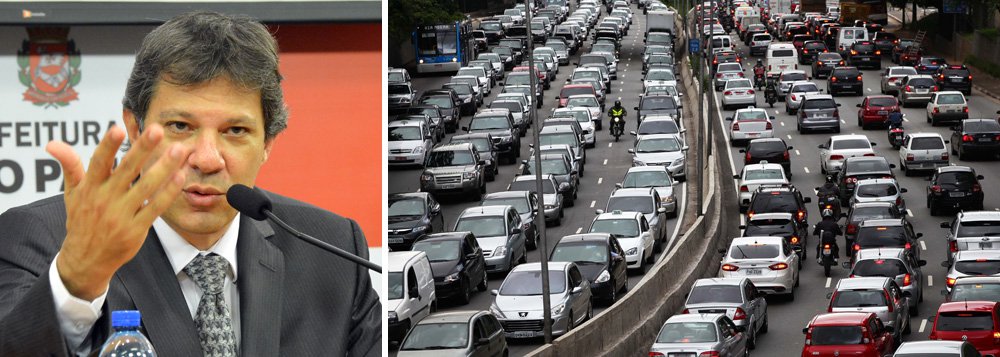 Redução na lentidão do congestionamento na capital paulista foi de 16% no horário de pico da tarde, entre 17h e 20h; pela manhã, entre 7h e 10h, a queda foi de 6,6% no ano passado, segundo dados da Companhia de Engenharia de Tráfego (CET); pelo Twitter, o prefeito Fernando Haddad (PT) atribuiu o menor congestionamento às medidas de redução na velocidade média nas principais vias; "Previsão se confirma: como em outras cidades do mundo, trânsito CAI com redução de velocidade máxima" (Foto: Paulo Emílio) Redução na lentidão do congestionamento na capital paulista foi de 16% no horário de pico da tarde, entre 17h e 20h; pela manhã, entre 7h e 10h, a queda foi de 6,6% no ano passado, segundo dados da Companhia de Engenharia de Tráfego (CET); pelo Twitter, o prefeito Fernando Haddad (PT) atribuiu o menor congestionamento às medidas de redução na velocidade média nas principais vias; "Previsão se confirma: como em outras cidades do mundo, trânsito CAI com redução de velocidade máxima"