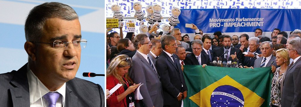 "A oposição e os movimentos anti-Dilma cometem um erro político. Pegam leve com Cunha, contra quem há fartas acusações com provas documentais da Suíça. E insistem num impeachment da presidente com base num parecer que nem foi aprovado pelo TCU e numa recomendação de rejeição de contas do ano passado que não foi apreciada pelo Congresso", aponta o jornalista Kennedy Alencar; entrega do novo pedido, que seria feita hoje, foi adiada para amanhã (Foto: Gisele Federicce) "A oposição e os movimentos anti-Dilma cometem um erro político. Pegam leve com Cunha, contra quem há fartas acusações com provas documentais da Suíça. E insistem num impeachment da presidente com base num parecer que nem foi aprovado pelo TCU e numa recomendação de rejeição de contas do ano passado que não foi apreciada pelo Congresso", aponta o jornalista Kennedy Alencar; entrega do novo pedido, que seria feita hoje, foi adiada para amanhã