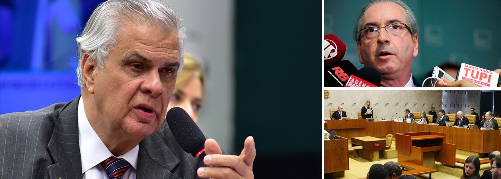 "Obrigado a encerrar a sessão em que, mais uma vez não foi votado o relatório pela admissibilidade do processo de cassação contra Eduardo Cunha, o presidente do Conselho de Ética, José Carlos Araújo, fez um protesto veemente contra a decisão da mesa diretora, assinada pelo vice-presidente da Câmara Valdir Maranhão, de destituir o atual relator: 'É golpe'!, disse ele. 'Não é possível ter que se submeter a toda hora a novas decisões da mesa diretora'!"; leia a íntegra do artigo de Alex Solnik (Foto: Alex Solnik) "Obrigado a encerrar a sessão em que, mais uma vez não foi votado o relatório pela admissibilidade do processo de cassação contra Eduardo Cunha, o presidente do Conselho de Ética, José Carlos Araújo, fez um protesto veemente contra a decisão da mesa diretora, assinada pelo vice-presidente da Câmara Valdir Maranhão, de destituir o atual relator: 'É golpe'!, disse ele. 'Não é possível ter que se submeter a toda hora a novas decisões da mesa diretora'!"; leia a íntegra do artigo de Alex Solnik