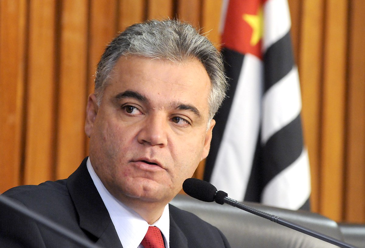 Se Samuel Moreira (PSDB/SP) vier a refletir bem – e parece ser um homem que se permite refletir e que tem coragem –, perceberá que está no partido errado e mudará de legenda (Foto: Eduardo Guimarães) Se Samuel Moreira (PSDB/SP) vier a refletir bem – e parece ser um homem que se permite refletir e que tem coragem –, perceberá que está no partido errado e mudará de legenda