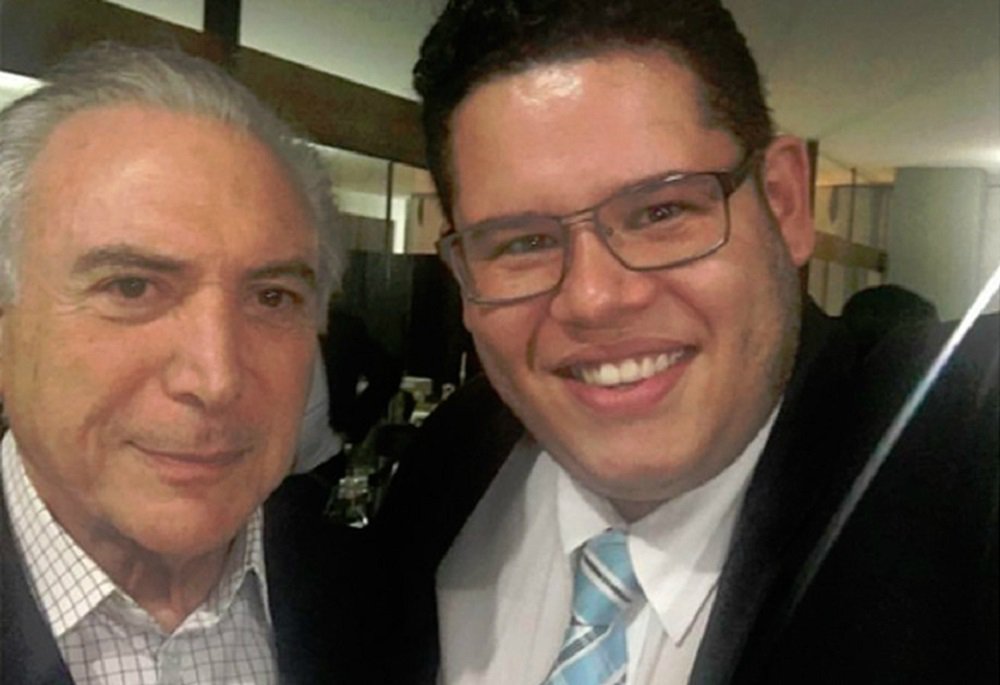 A Comissão de Ética Pública decidiu abrir um processo para apurar a conduta do ex-secretário nacional da Juventude do governo Temer, Bruno Moreira Santos, que deixou o cargo após defender mais chacinas em presídios brasileiros; a decisão foi tomada de forma unânime pelos integrantes do colegiado, que vão agora analisar se houve quebra de decoro por parte do ex-secretário enquanto ocupava a função (Foto: Gisele Federicce) A Comissão de Ética Pública decidiu abrir um processo para apurar a conduta do ex-secretário nacional da Juventude do governo Temer, Bruno Moreira Santos, que deixou o cargo após defender mais chacinas em presídios brasileiros; a decisão foi tomada de forma unânime pelos integrantes do colegiado, que vão agora analisar se houve quebra de decoro por parte do ex-secretário enquanto ocupava a função