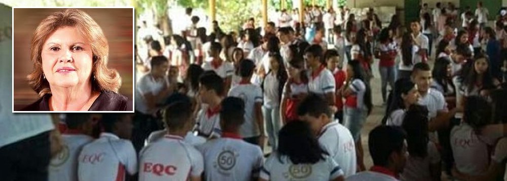 A juíza Maria Ester Fontan Cavalcanti Manso, da 16ª Vara Cível de Maceió, concedeu liminar em que proíbe novas ocupações de escolas da rede pública estadual; liminar também impede qualquer ato que possa obstruir o acesso às escolas por qualquer pessoa; entidades representativas dos estudantes serão multadas em R$ 10 mil por dia, caso haja descumprimento; Associação dos Estudantes Secundaristas de Alagoas (Aesa) disse que essas atitudes fazem parte de um processo para criminalizar do movimento estudantil: “Foi assim na ditadura militar e está sendo assim no desgoverno Temer" (Foto: Voney Malta) A juíza Maria Ester Fontan Cavalcanti Manso, da 16ª Vara Cível de Maceió, concedeu liminar em que proíbe novas ocupações de escolas da rede pública estadual; liminar também impede qualquer ato que possa obstruir o acesso às escolas por qualquer pessoa; entidades representativas dos estudantes serão multadas em R$ 10 mil por dia, caso haja descumprimento; Associação dos Estudantes Secundaristas de Alagoas (Aesa) disse que essas atitudes fazem parte de um processo para criminalizar do movimento estudantil: “Foi assim na ditadura militar e está sendo assim no desgoverno Temer"