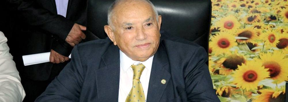 O ex-governador Siqueira Campos teve alta, e já se encontra em sua residência onde dará continuidade ao tratamento por mais 10 dias, informou a assessoria de imprensa do parlamentar; "Por recomendação médica, o ex-governador precisará evitar esforço físico e deve se manter em repouso, além de prosseguir com a medicação indicada. Siqueira Campos elogiou o atendimento recebido pela equipe médica e disse estar impressionado com a qualificação dos profissionais de saúde que trabalham em Palmas, tanto no hospital em que foi atendido, quanto nos outros em que já realizou outros tratamentos" (Foto: Leonardo Lucena) O ex-governador Siqueira Campos teve alta, e já se encontra em sua residência onde dará continuidade ao tratamento por mais 10 dias, informou a assessoria de imprensa do parlamentar; "Por recomendação médica, o ex-governador precisará evitar esforço físico e deve se manter em repouso, além de prosseguir com a medicação indicada. Siqueira Campos elogiou o atendimento recebido pela equipe médica e disse estar impressionado com a qualificação dos profissionais de saúde que trabalham em Palmas, tanto no hospital em que foi atendido, quanto nos outros em que já realizou outros tratamentos"