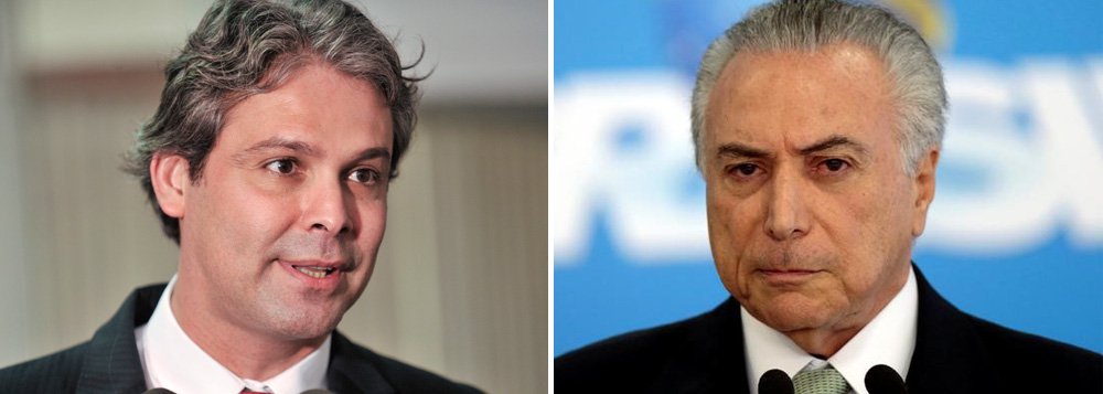 "Além de somarem forças para tentar derrotar o impeachment, o novo bloco terá como prioridade combater as medidas neo-liberais do governo interino e denunciar o desmonte de políticas sociais e instituições democráticas. Afora o combate ao golpe, a primeira batalha legislativa já tem nome: será o “levante contra a MP do mal”, a medida provisória que fixa teto para o gasto público nos próximos 20 anos e suprime a vinculação de receitas para Saúde e Educação", revela a colunista do 247 Tereza Cruvinel; senador Lindbergh Farias (PT) fará nesta quinta-feira seu primeiro pronunciamento como líder da oposição, atacando a agenda que, segundo Temer, será facilmente aprovada pelo Congresso (Foto: Tereza Cruvinel) "Além de somarem forças para tentar derrotar o impeachment, o novo bloco terá como prioridade combater as medidas neo-liberais do governo interino e denunciar o desmonte de políticas sociais e instituições democráticas. Afora o combate ao golpe, a primeira batalha legislativa já tem nome: será o “levante contra a MP do mal”, a medida provisória que fixa teto para o gasto público nos próximos 20 anos e suprime a vinculação de receitas para Saúde e Educação", revela a colunista do 247 Tereza Cruvinel; senador Lindbergh Farias (PT) fará nesta quinta-feira seu primeiro pronunciamento como líder da oposição, atacando a agenda que, segundo Temer, será facilmente aprovada pelo Congresso