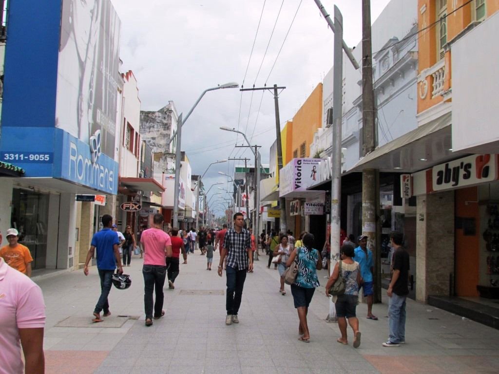 Pesquisa divulgada pelo Instituto Brasileiro de Geografia e Estatística (IBGE) aponta o fechamento de mais de oito mil empresas em Alagoas no ano de 2014; na comparação com os demais estados do Nordeste, Alagoas ocupa a 8ª posição, sendo um dos que menos perdeu nesse período; o estado que mais teve empresas fechadas foi a Bahia (Foto: Voney Malta) Pesquisa divulgada pelo Instituto Brasileiro de Geografia e Estatística (IBGE) aponta o fechamento de mais de oito mil empresas em Alagoas no ano de 2014; na comparação com os demais estados do Nordeste, Alagoas ocupa a 8ª posição, sendo um dos que menos perdeu nesse período; o estado que mais teve empresas fechadas foi a Bahia