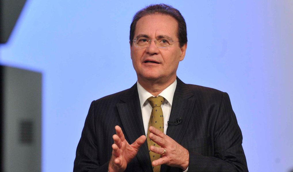 Quem afirma é o presidente do Senado, Renan Calheiros (PMDB-AL); segundo ele, o país não pode viver só de tensão e quer respostas (Foto: Gisele Federicce) Quem afirma é o presidente do Senado, Renan Calheiros (PMDB-AL); segundo ele, o país não pode viver só de tensão e quer respostas