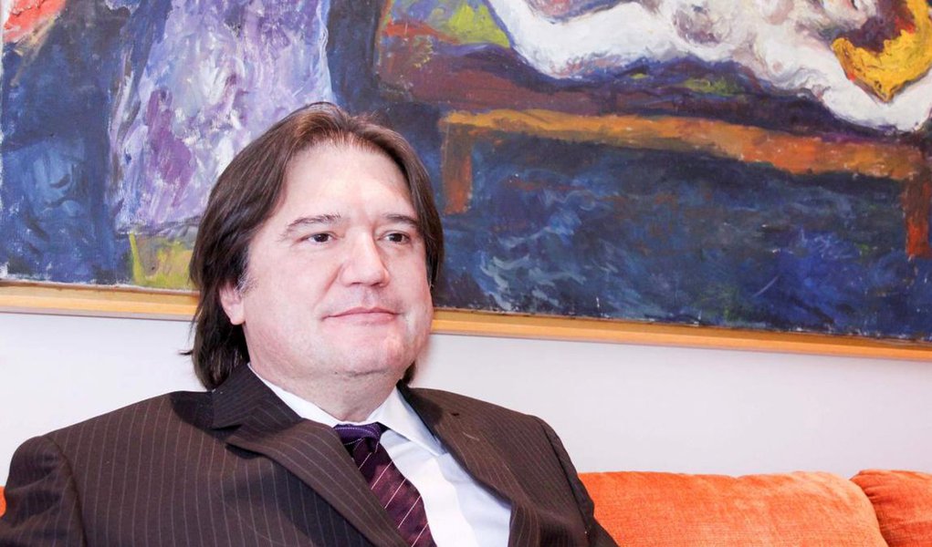 Juristas críticos das prisões preventivas falam em falta de necessidade e argumentos para a Operação Lava Jato utilizar o mecanismo com o ex-deputado federal Eduardo Cunha; para juristas como Pedro Serrano e Salah Khaled, os atos devem ser vistos com preocupação com qualquer que seja o investigado; "Mais uma prisão preventiva desnecessária e de legalidade duvidosa que o povo vai adorar, pessoal de esquerda incluso", comentou Serrano, professor da PUC/SP (Foto: Gisele Federicce) Juristas críticos das prisões preventivas falam em falta de necessidade e argumentos para a Operação Lava Jato utilizar o mecanismo com o ex-deputado federal Eduardo Cunha; para juristas como Pedro Serrano e Salah Khaled, os atos devem ser vistos com preocupação com qualquer que seja o investigado; "Mais uma prisão preventiva desnecessária e de legalidade duvidosa que o povo vai adorar, pessoal de esquerda incluso", comentou Serrano, professor da PUC/SP