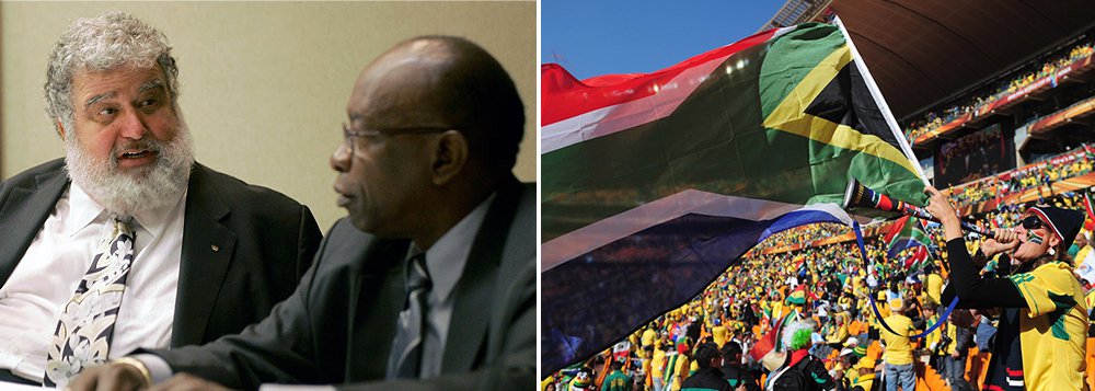 Fifa informou que membros do seu comitê executivo venderam seus votos em candidaturas para sedes da Copa do Mundo, incluindo para o torneio realizado na África do Sul, em 2010; segundo documento entregue a um tribunal norte-americano; os ex-membros do Comitê Executivo Chuck Blazer, Jack Warner, dentre outros, arquiteraram uma propina de US$ 10 milhões em troca de votos do comitê para a realização da Copa do Mundo de 2010, que acabou sendo realizada na África do Sul (Foto: Paulo Emílio) Fifa informou que membros do seu comitê executivo venderam seus votos em candidaturas para sedes da Copa do Mundo, incluindo para o torneio realizado na África do Sul, em 2010; segundo documento entregue a um tribunal norte-americano; os ex-membros do Comitê Executivo Chuck Blazer, Jack Warner, dentre outros, arquiteraram uma propina de US$ 10 milhões em troca de votos do comitê para a realização da Copa do Mundo de 2010, que acabou sendo realizada na África do Sul