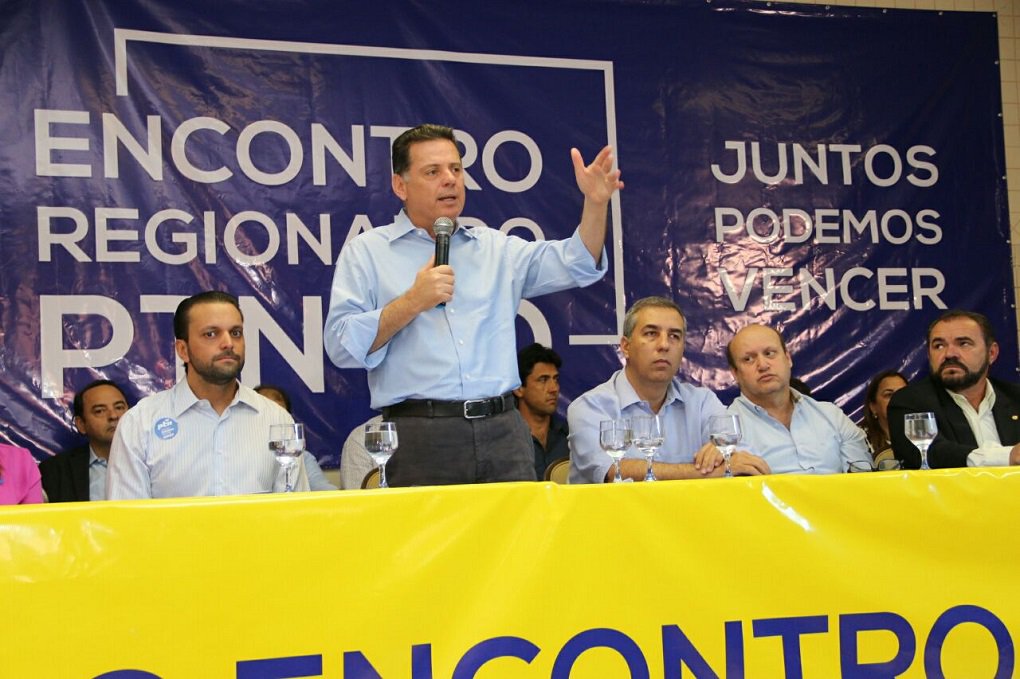 O ex-governador do Tocantins Carlos Henrique Gaguim (PTN) defendeu ontem, durante encontro de seu partido em Anápolis, a candidatura do governador Marconi Perillo para a presidência da República em 2018; "Marconi é o melhor nome do PSDB e do conjunto dos partidos para disputar a Presidência da República, não apenas de seu partido, mas do conjunto de partidos do País" (Foto: José Barbacena) O ex-governador do Tocantins Carlos Henrique Gaguim (PTN) defendeu ontem, durante encontro de seu partido em Anápolis, a candidatura do governador Marconi Perillo para a presidência da República em 2018; "Marconi é o melhor nome do PSDB e do conjunto dos partidos para disputar a Presidência da República, não apenas de seu partido, mas do conjunto de partidos do País"