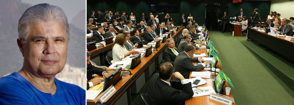 "Nas contas da oposição, ainda estariam faltando cerca de 40 votos para aprovar o impeachment", escreve o jornalista, acrescentando que o número, porém, "não bate com as contas feitas por Cunha e compartilhadas por ele com o vice-presidente Michel Temer (PMDB-SP)"; a maior briga hoje é pelos votos do PR, que tem 40 deputados (Foto: Gisele Federicce) "Nas contas da oposição, ainda estariam faltando cerca de 40 votos para aprovar o impeachment", escreve o jornalista, acrescentando que o número, porém, "não bate com as contas feitas por Cunha e compartilhadas por ele com o vice-presidente Michel Temer (PMDB-SP)"; a maior briga hoje é pelos votos do PR, que tem 40 deputados
