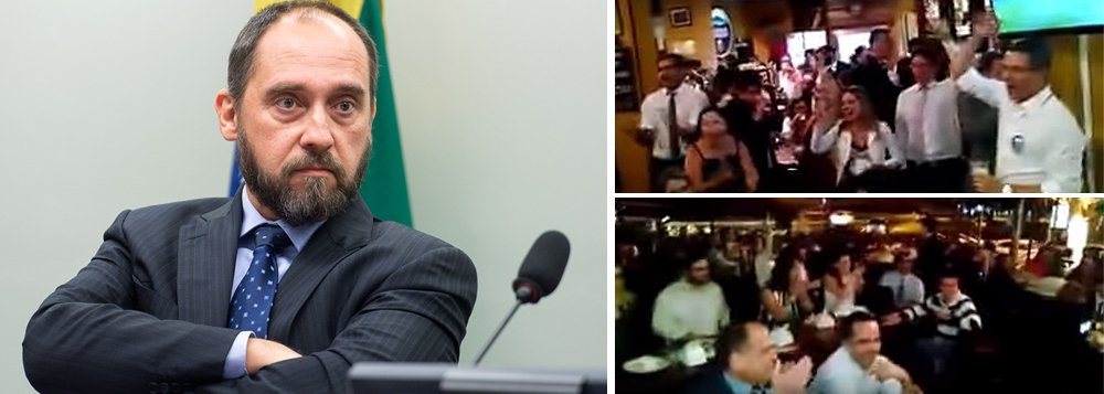 Vídeo feito no Bar Brahma, na capital federal, registra comportamento fascista contra um integrante do governo da presidente Dilma Rousseff; dezenas de pessoas presentes no bar gritaram "fora, Adams" contra o advogado-geral da União, ministro Luís Inácio Adams; a AGU informou, no entanto, que o ministro não estava presente; em São Paulo, já foram vítimas de ofensas e agressões verbais os ex-ministros Guido Mantega (Fazenda) e Alexandre Padilha (Saúde), além do prefeito da capital paulista, Fernando Haddad; assista (Foto: Felipe L. Goncalves) Vídeo feito no Bar Brahma, na capital federal, registra comportamento fascista contra um integrante do governo da presidente Dilma Rousseff; dezenas de pessoas presentes no bar gritaram "fora, Adams" contra o advogado-geral da União, ministro Luís Inácio Adams; a AGU informou, no entanto, que o ministro não estava presente; em São Paulo, já foram vítimas de ofensas e agressões verbais os ex-ministros Guido Mantega (Fazenda) e Alexandre Padilha (Saúde), além do prefeito da capital paulista, Fernando Haddad; assista