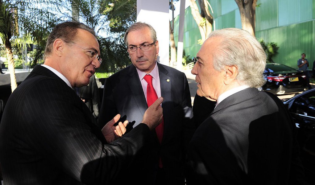 Maioria dos 135 mil participantes da manifestação contra o governo da presidente Dilma Rousseff na Avenida Paulista neste domingo 16 também rejeita o vice-presidente da República, Michel Temer (PMDB), e o presidente do Senado, Renan Calheiros (PMDB-AL), segundo pesquisa Datafolha; já o índice de rejeição do presidente da Câmara, Eduardo Cunha (PMDB-RJ), foi menor: 49% consideram sua atuação péssima ou ruim (Foto: Paulo Emílio) Maioria dos 135 mil participantes da manifestação contra o governo da presidente Dilma Rousseff na Avenida Paulista neste domingo 16 também rejeita o vice-presidente da República, Michel Temer (PMDB), e o presidente do Senado, Renan Calheiros (PMDB-AL), segundo pesquisa Datafolha; já o índice de rejeição do presidente da Câmara, Eduardo Cunha (PMDB-RJ), foi menor: 49% consideram sua atuação péssima ou ruim