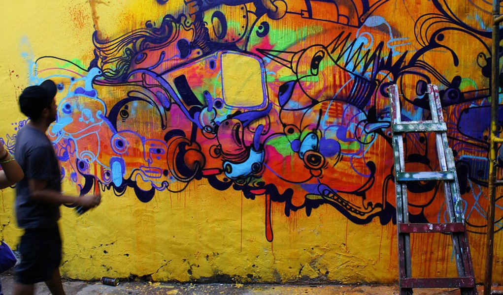 Iniciativa do prefeito João Doria de apagar grafites em São Paulo causou indignação também entre estudiosos do assunto; "São Paulo está matando sua própria cultura", diz o curador alemão e especialista em arte urbana não-autorizada Robert Kaltenhäuser; "Talvez se lerá sobre isso nos livros de história no futuro, assim como hoje lemos sobre a tentativa dos fascistas de eliminar a arte moderna considerada 'degenerada'. Talvez os murais terão que ser restaurados por milhões daqui a 20 anos", afirma (Foto: Aquiles Lins) Iniciativa do prefeito João Doria de apagar grafites em São Paulo causou indignação também entre estudiosos do assunto; "São Paulo está matando sua própria cultura", diz o curador alemão e especialista em arte urbana não-autorizada Robert Kaltenhäuser; "Talvez se lerá sobre isso nos livros de história no futuro, assim como hoje lemos sobre a tentativa dos fascistas de eliminar a arte moderna considerada 'degenerada'. Talvez os murais terão que ser restaurados por milhões daqui a 20 anos", afirma