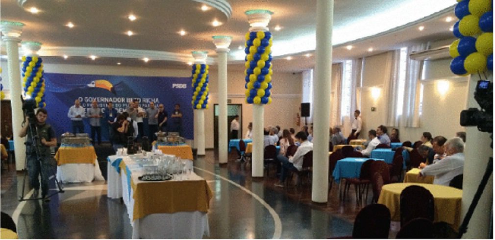 “Fiasco”, “Bateu na trave”, “Sem representatividade”; foi assim que os próprios tucanos classificaram a reunião ocorrida na manhã de sábado, em Curitiba, preparativa para a manifestação deste domingo pró-golpe contra a presidenta Dilma; apenas lideranças de menor peso compareceram; deputados e prefeitos do partido não marcaram presença no encontro; esvaziamento expõe fragilidade da base governista de Beto Richa (Foto: José Barbacena) “Fiasco”, “Bateu na trave”, “Sem representatividade”; foi assim que os próprios tucanos classificaram a reunião ocorrida na manhã de sábado, em Curitiba, preparativa para a manifestação deste domingo pró-golpe contra a presidenta Dilma; apenas lideranças de menor peso compareceram; deputados e prefeitos do partido não marcaram presença no encontro; esvaziamento expõe fragilidade da base governista de Beto Richa