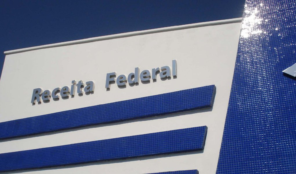 Segundo a Receita Federal, o País arrecadou R$ 712 bilhões nos primeiros sete meses deste ano, montante que representa queda de 2,91% em relação ao mesmo período de 2014; foi o pior resultado para o período de janeiro a julho em cinco anos (Foto: Gisele Federicce) Segundo a Receita Federal, o País arrecadou R$ 712 bilhões nos primeiros sete meses deste ano, montante que representa queda de 2,91% em relação ao mesmo período de 2014; foi o pior resultado para o período de janeiro a julho em cinco anos