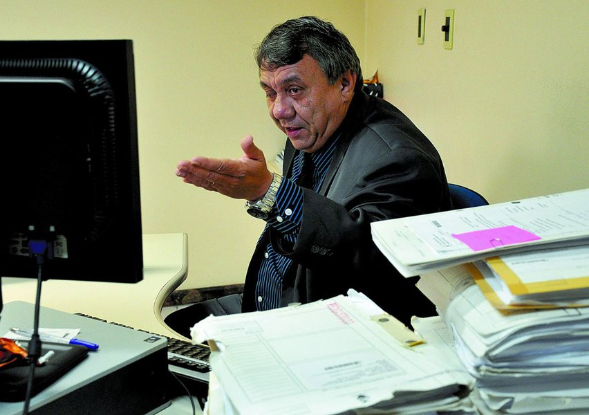 Solidário com a luta dos estudantes, o Juiz Flavio Sánchez Leão, da 7ª Vara Criminal de Belém, vê as ocupações como um instrumento legítimo de luta e diz que a democracia brasileira foi ferida pelo golpe contra a presidente Dilma Rousseff; "o impeachment da presidenta Dilma, na verdade, foi só o ponta de um iceberg que se está por ver", diz ele (Foto: Leonardo Attuch) Solidário com a luta dos estudantes, o Juiz Flavio Sánchez Leão, da 7ª Vara Criminal de Belém, vê as ocupações como um instrumento legítimo de luta e diz que a democracia brasileira foi ferida pelo golpe contra a presidente Dilma Rousseff; "o impeachment da presidenta Dilma, na verdade, foi só o ponta de um iceberg que se está por ver", diz ele