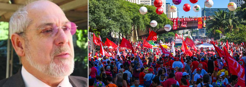 O vice-ministro de Governo Luiz Azevedo publicou em seu Facebook uma mensagem para "aqueles que estão se sentindo derrotados"; "Companheiros, a luta não terminou! Internacionalmente a repercussão do golpe é favorável a Dilma e, no Brasil, milhares estão percebendo que entraram de gaiato no navio. Temos de radicalizar o combate contra a quadrilha que se articulou para dar o golpe e salvar seus próprios pescoços da Justiça", afirmou (Foto: Valter Lima) O vice-ministro de Governo Luiz Azevedo publicou em seu Facebook uma mensagem para "aqueles que estão se sentindo derrotados"; "Companheiros, a luta não terminou! Internacionalmente a repercussão do golpe é favorável a Dilma e, no Brasil, milhares estão percebendo que entraram de gaiato no navio. Temos de radicalizar o combate contra a quadrilha que se articulou para dar o golpe e salvar seus próprios pescoços da Justiça", afirmou