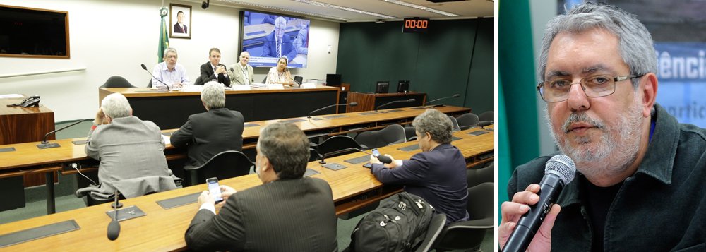 Durante audiência pública da Comissão de Fiscalização Financeira e Controle da Câmara nesta quarta-feira 19, que debateu a intenção manifestada pelo governo de extinguir a Empresa Brasil de Comunicação, o ex-presidente da empresa Ricardo Melo disse que "não existe mais o sistema público, foi abolido sem que isso fosse contestado"; ele também ironizou que a empresa agora será "Empresa Governamental de Comunicação"; o debate foi conduzido pelo presidente do colegiado, deputado Leo de Brito (PT-AC), e teve a participação da jornalista Tereza Cruvinel, fundadora da EBC (Foto: Gisele Federicce) Durante audiência pública da Comissão de Fiscalização Financeira e Controle da Câmara nesta quarta-feira 19, que debateu a intenção manifestada pelo governo de extinguir a Empresa Brasil de Comunicação, o ex-presidente da empresa Ricardo Melo disse que "não existe mais o sistema público, foi abolido sem que isso fosse contestado"; ele também ironizou que a empresa agora será "Empresa Governamental de Comunicação"; o debate foi conduzido pelo presidente do colegiado, deputado Leo de Brito (PT-AC), e teve a participação da jornalista Tereza Cruvinel, fundadora da EBC