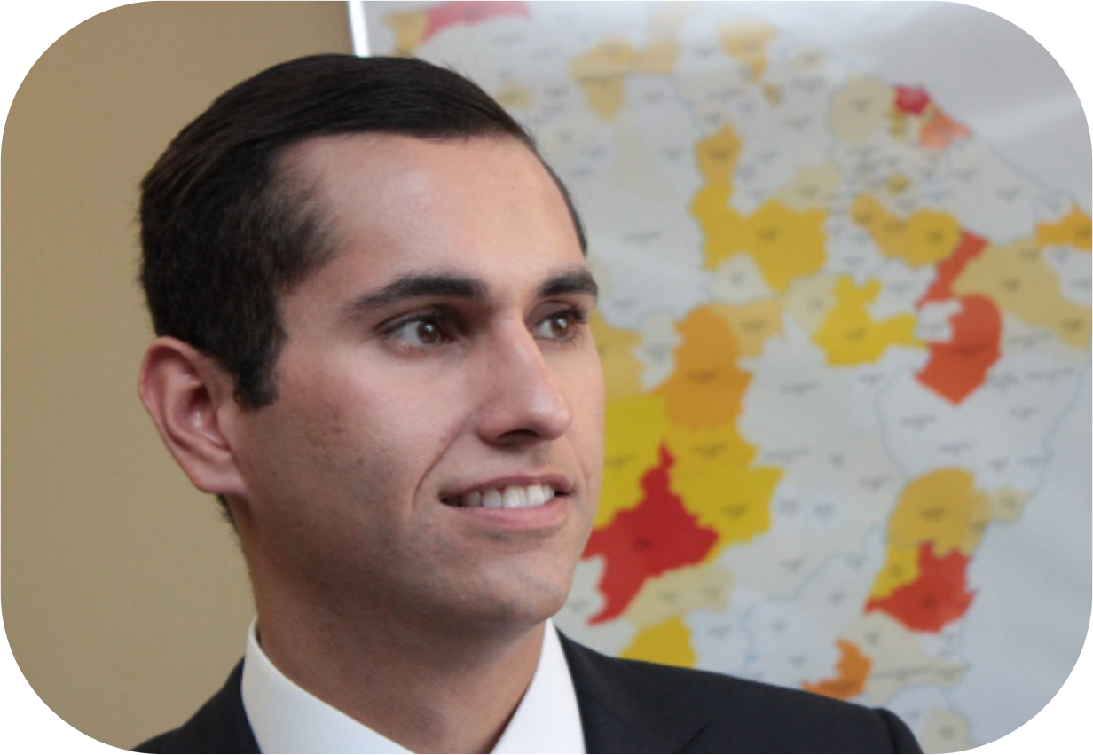 Líder do PROS na Câmara dos Deputados, Domingos Neto é considerado o mais jovem deputado do Parlamento Brasileiro. Ele está representando o país no I Encontro Interamericano de Jovens Parlamentares, que está acontecendo em Lima, no Peru. O evento termina neste sábado (Foto: Renata Paiva) Líder do PROS na Câmara dos Deputados, Domingos Neto é considerado o mais jovem deputado do Parlamento Brasileiro. Ele está representando o país no I Encontro Interamericano de Jovens Parlamentares, que está acontecendo em Lima, no Peru. O evento termina neste sábado