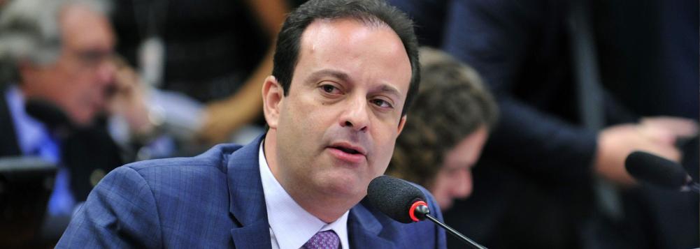 Em nota, a assessoria jurídica do deputado federal André Moura (PSC) diz que que "já era esperado" que os processos existentes contra o parlamentar fossem encaminhados ao Supremo Tribunal Federal; mas ele diz que "as afirmações do Ministério Público baseiam-se somente nas acusações de um ex-prefeito de Pirambu, desafeto político de André Moura, que as fez com a clara intenção de tentar prejudicá-lo, apresentando denúncias falsas, jamais confirmadas através de qualquer prova material" (Foto: Valter Lima) Em nota, a assessoria jurídica do deputado federal André Moura (PSC) diz que que "já era esperado" que os processos existentes contra o parlamentar fossem encaminhados ao Supremo Tribunal Federal; mas ele diz que "as afirmações do Ministério Público baseiam-se somente nas acusações de um ex-prefeito de Pirambu, desafeto político de André Moura, que as fez com a clara intenção de tentar prejudicá-lo, apresentando denúncias falsas, jamais confirmadas através de qualquer prova material"