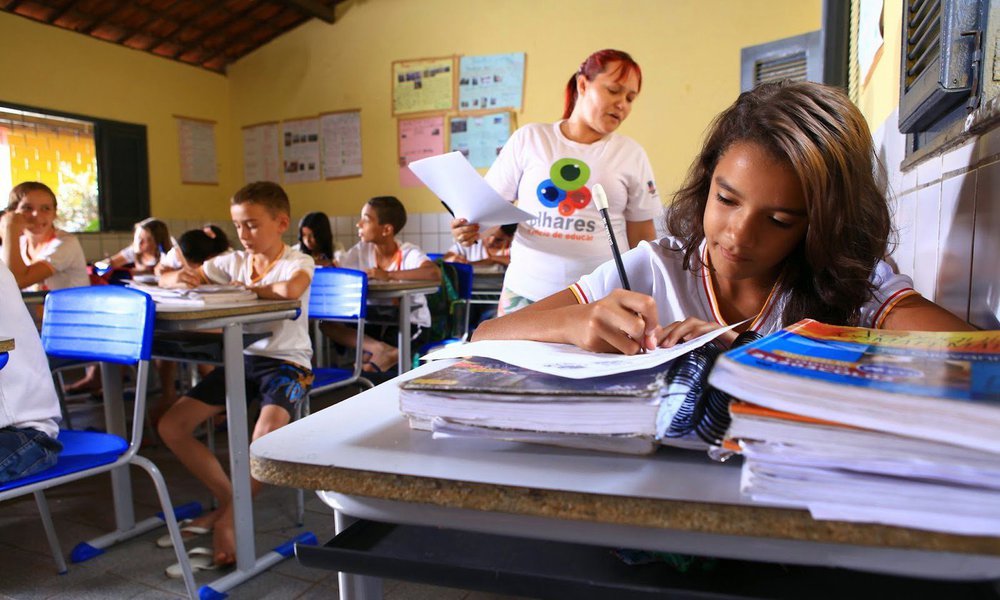 Foram avaliadas 212.860 crianças do 2º e 5º anos do ensino fundamental de mais de 4 mil escolas públicas. Os dados serão utilizados no trabalho desenvolvido pela Secretaria da Educação (Seduc), na definição das políticas educacionais no âmbito do Estado, destinadas à colaboração com os municípios para a melhoria da qualidade do ensino (Foto: Renata Paiva) Foram avaliadas 212.860 crianças do 2º e 5º anos do ensino fundamental de mais de 4 mil escolas públicas. Os dados serão utilizados no trabalho desenvolvido pela Secretaria da Educação (Seduc), na definição das políticas educacionais no âmbito do Estado, destinadas à colaboração com os municípios para a melhoria da qualidade do ensino