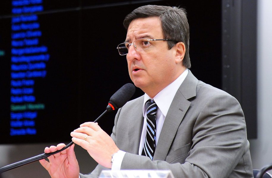 O objetivo é definir estratégia que garanta pagamento integral do aumento do FPM. A reunião foi agendada após prefeitos reclamarem que o aumento do repasse do FPM que deveria ser de 0,5% este ano está sendo, na verdade, de 0,25%; Valor é referente ao primeiro semestre de 2015 (Foto: Renata Paiva) O objetivo é definir estratégia que garanta pagamento integral do aumento do FPM. A reunião foi agendada após prefeitos reclamarem que o aumento do repasse do FPM que deveria ser de 0,5% este ano está sendo, na verdade, de 0,25%; Valor é referente ao primeiro semestre de 2015