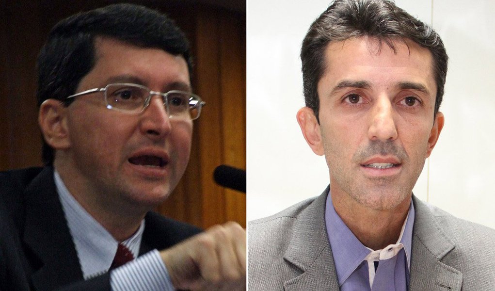 Em ação ajuizada pelo Ministério Público, juiz da 1ª Vara Cível de Goiânia, Márcio de Castro Molinari, determinou o bloqueio de R$ 8 milhões em dinheiro e propriedades de Ormando José Pires Júnior (foto à direita) e do chefe do Departamento de Pessoal do órgão, Waterson Fidéles Corrêa; valor bloqueado visa assegurar o ressarcimento integral de eventuais danos causados ao erário; segundo o promotor Fernando Krebs (foto à esquerda), autor da ação, os dois autorizaram a permanência de 129 funcionários comissionados fantasmas lotados no Núcleo de Servidores com Lotação Provisória; Krebs fez uma inspeção in loco na Comurg e constatou que nenhum deles estava em seu local de trabalho (Foto: Realle Palazzo-Martini) Em ação ajuizada pelo Ministério Público, juiz da 1ª Vara Cível de Goiânia, Márcio de Castro Molinari, determinou o bloqueio de R$ 8 milhões em dinheiro e propriedades de Ormando José Pires Júnior (foto à direita) e do chefe do Departamento de Pessoal do órgão, Waterson Fidéles Corrêa; valor bloqueado visa assegurar o ressarcimento integral de eventuais danos causados ao erário; segundo o promotor Fernando Krebs (foto à esquerda), autor da ação, os dois autorizaram a permanência de 129 funcionários comissionados fantasmas lotados no Núcleo de Servidores com Lotação Provisória; Krebs fez uma inspeção in loco na Comurg e constatou que nenhum deles estava em seu local de trabalho