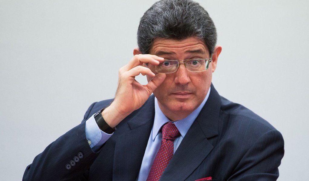 "A economia está se reequilibrando", defendeu o ministro da Fazenda, ao falar a um grupo de empresários, em um encontro promovido pela Câmara Americana de Comércio (Amcham); Joaquim Levy argumentou que houve melhora nas contas externas, no balanço de pagamentos e que há um ambiente mais propício para atrair investimentos estrangeiros; segundo ele, a pior fase da crise econômica do Brasil já foi superada, mas as medidas do ajuste fiscal deverão ter continuidade (Foto: Gisele Federicce) "A economia está se reequilibrando", defendeu o ministro da Fazenda, ao falar a um grupo de empresários, em um encontro promovido pela Câmara Americana de Comércio (Amcham); Joaquim Levy argumentou que houve melhora nas contas externas, no balanço de pagamentos e que há um ambiente mais propício para atrair investimentos estrangeiros; segundo ele, a pior fase da crise econômica do Brasil já foi superada, mas as medidas do ajuste fiscal deverão ter continuidade