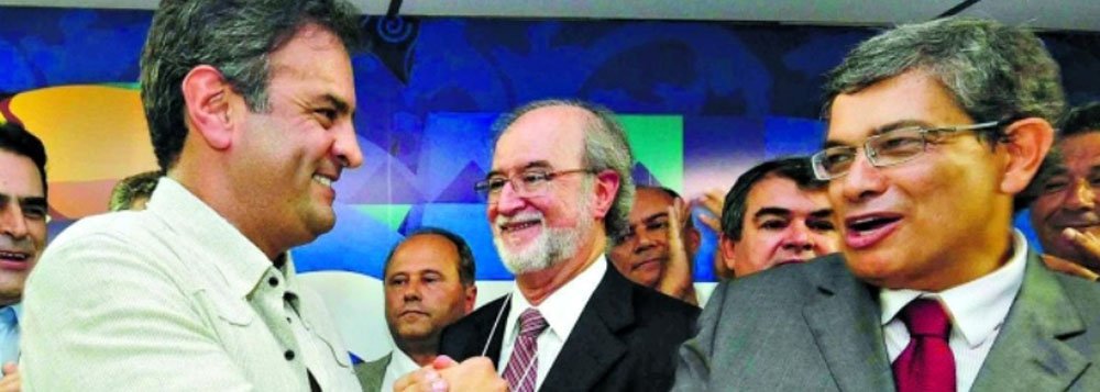O anúncio foi feito pelo deputado Marcos Pestana (PSDB-MG), que disse que o senador mineiro Aécio Neves (PSDB-MG) está pronto para disputar eleições presidenciais neste ano, ou seja, três anos antes da data prevista; Pestana afirma que, se houver eleições antecipadas (o que não haverá), Aécio será candidato; "Essa alternativa casa com a motivação de Aécio e é inegável que o favorece", disse Pestana; "Mas não é porque o favorece que nós construímos essa tese" (Foto: Leonardo Attuch) O anúncio foi feito pelo deputado Marcos Pestana (PSDB-MG), que disse que o senador mineiro Aécio Neves (PSDB-MG) está pronto para disputar eleições presidenciais neste ano, ou seja, três anos antes da data prevista; Pestana afirma que, se houver eleições antecipadas (o que não haverá), Aécio será candidato; "Essa alternativa casa com a motivação de Aécio e é inegável que o favorece", disse Pestana; "Mas não é porque o favorece que nós construímos essa tese"