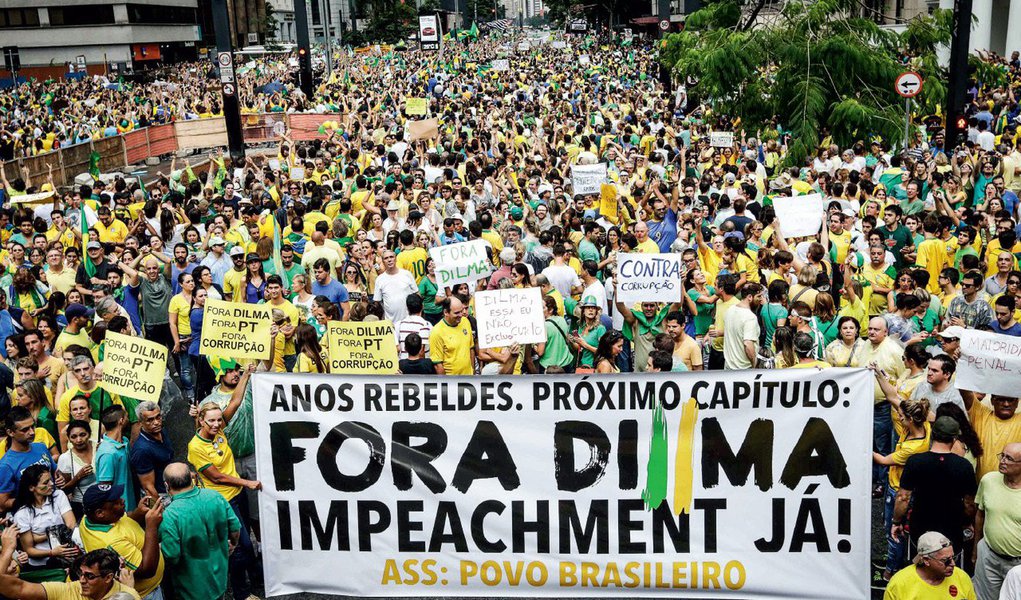 São golpistas manipulados e golpistas mal-intencionados. Todavia, são a mesma face da mesma moeda. Impeachment é golpe, e a eleição vencida por Dilma Rousseff acabou há dez meses (Foto: Davis Sena Filho) São golpistas manipulados e golpistas mal-intencionados. Todavia, são a mesma face da mesma moeda. Impeachment é golpe, e a eleição vencida por Dilma Rousseff acabou há dez meses