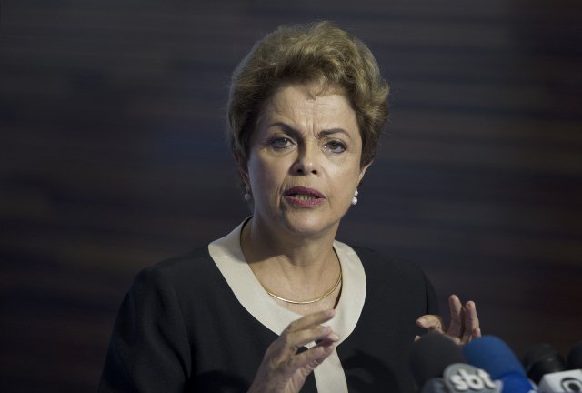 Manda a mídia, manda o juiz Sergio Moro, manda o procurador Fernando Lima, manda a Policia Federal, manda o deputado Eduardo Cunha, manda o senador Renan Calheiros. Quem menos manda é a presidenta Dilma (Foto: Ribamar Fonseca) Manda a mídia, manda o juiz Sergio Moro, manda o procurador Fernando Lima, manda a Policia Federal, manda o deputado Eduardo Cunha, manda o senador Renan Calheiros. Quem menos manda é a presidenta Dilma