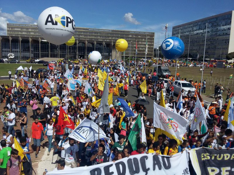 Nossos mais de 30 milhões de jovens estão lutando para sobreviver, não para derrubar um governo democraticamente eleito (Foto: Gabriel Nascimento) Nossos mais de 30 milhões de jovens estão lutando para sobreviver, não para derrubar um governo democraticamente eleito