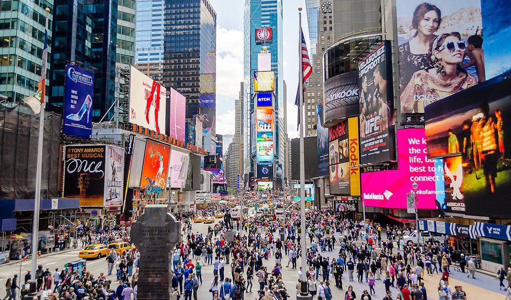 Gastos de brasileiros em viagem ao exterior chegaram a US$ 1,677 bilhão em julho, queda de 30,39% em comparação ao mesmo mês do ano passado, quando atingiram US$ 2,408 bilhão; segundo o Banco Central, de janeiro a julho, essas despesas somaram US$ 11,617 bilhões, contra US$ 14,851 bilhões em igual período do ano passado (Foto: Paulo Emílio) www.brasil247.com - Gastos de brasileiros em viagem ao exterior chegaram a US$ 1,677 bilhão em julho, queda de 30,39% em comparação ao mesmo mês do ano passado, quando atingiram US$ 2,408 bilhão; segundo o Banco Central, de janeiro a julho, essas despesas somaram US$ 11,617 bilhões, contra US$ 14,851 bilhões em igual período do ano passado