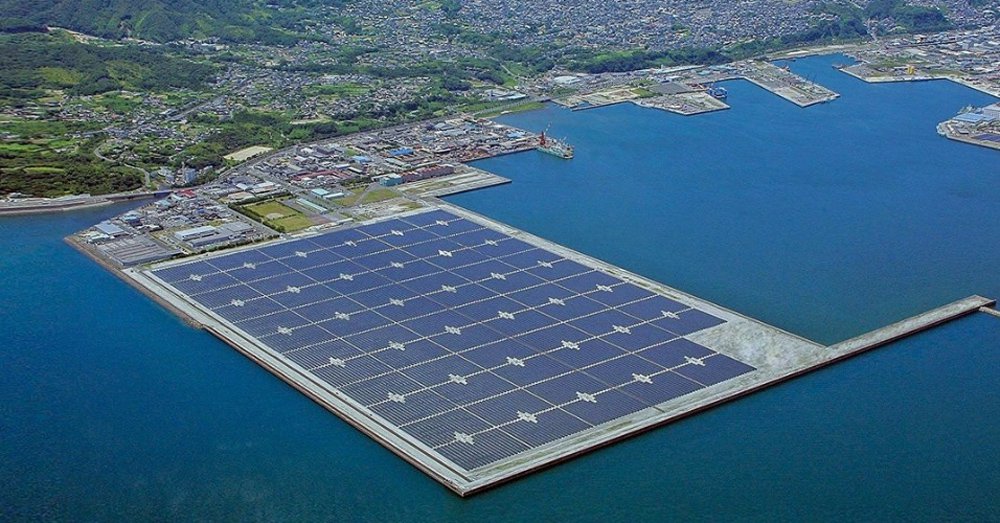 A empresa japonesa Mitsubishi Electric vai construir em Fukuoka (no Sul do Japão) o maior sistema de armazenamento de energia solar do mundo, com capacidade de 50 mil kilowatts; projeto, encomendado pela companhia elétrica japonesa Kyushu Electric Power e que conta com financiamento estatal, consistirá em uma rede de baterias, que ocupará extensão de 14 mil metros quadrados na localidade de Buzen e será capaz de fornecer eletricidade a 30 mil habitações (Foto: Paulo Emílio) A empresa japonesa Mitsubishi Electric vai construir em Fukuoka (no Sul do Japão) o maior sistema de armazenamento de energia solar do mundo, com capacidade de 50 mil kilowatts; projeto, encomendado pela companhia elétrica japonesa Kyushu Electric Power e que conta com financiamento estatal, consistirá em uma rede de baterias, que ocupará extensão de 14 mil metros quadrados na localidade de Buzen e será capaz de fornecer eletricidade a 30 mil habitações