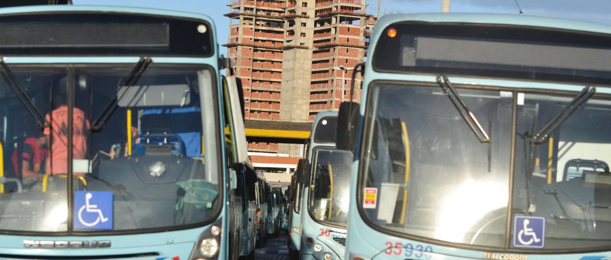 A greve foi decretada após decisão unânime em assembleia realizada na manhã de hoje (1/7). O início da paralisação está marcado para a próxima terça (7), e a categoria afirma que o funcionamento de 30% da frota será cumprido (Foto: Rodrigo Rocha) A greve foi decretada após decisão unânime em assembleia realizada na manhã de hoje (1/7). O início da paralisação está marcado para a próxima terça (7), e a categoria afirma que o funcionamento de 30% da frota será cumprido