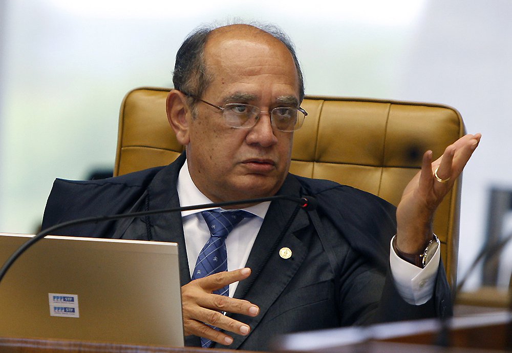 Em qualquer dos dois tribunais que precise atuar com o seu notório saber jurídico, Mendes comporta-se como uma espécie de líder da oposição (Foto: Robert Lobato) Em qualquer dos dois tribunais que precise atuar com o seu notório saber jurídico, Mendes comporta-se como uma espécie de líder da oposição