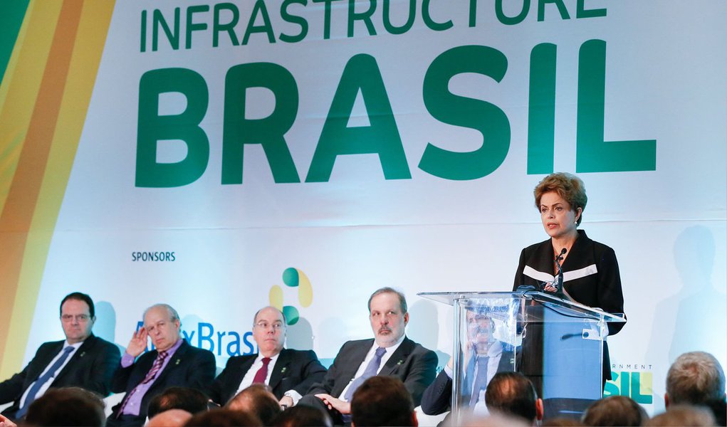 Em discurso no encerramento do Encontro Empresarial sobre Oportunidades de Investimento em Infraestrutura no Brasil, em Nova York, a presidente Dilma Rousseff disse que o Brasil quer ampliar as relações com os Estados Unidos, não apenas entre os governos, mas também com as empresas norte-americanas, a sociedade e com a academia (Foto: Gisele Federicce) www.brasil247.com - Em discurso no encerramento do Encontro Empresarial sobre Oportunidades de Investimento em Infraestrutura no Brasil, em Nova York, a presidente Dilma Rousseff disse que o Brasil quer ampliar as relações com os Estados Unidos, não apenas entre os governos, mas também com as empresas norte-americanas, a sociedade e com a academia