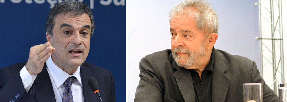 Ministro da Justiça comentou as críticas do ex-presidente ao Partido dos Trabalhadores; "Mais uma vez o presidente Lula toma uma posição de vanguarda e coloca o tema em debate e acho que cabe a todos nós militarmos a respeito disso", afirmou nesta quarta-feira; de acordo com Lula, o PT perdeu sua utopia e precisa de lideranças jovens, mais ousadas; questionado se concordava com as declarações, José Eduardo Cardozo disse que participa de uma corrente da legenda que propõe mudanças; "Acho que agora, com essa posição do presidente Lula, isso se reforça e nos leva a ter que pensar sim em correção para o que é necessário" (Foto: Gisele Federicce) Ministro da Justiça comentou as críticas do ex-presidente ao Partido dos Trabalhadores; "Mais uma vez o presidente Lula toma uma posição de vanguarda e coloca o tema em debate e acho que cabe a todos nós militarmos a respeito disso", afirmou nesta quarta-feira; de acordo com Lula, o PT perdeu sua utopia e precisa de lideranças jovens, mais ousadas; questionado se concordava com as declarações, José Eduardo Cardozo disse que participa de uma corrente da legenda que propõe mudanças; "Acho que agora, com essa posição do presidente Lula, isso se reforça e nos leva a ter que pensar sim em correção para o que é necessário"