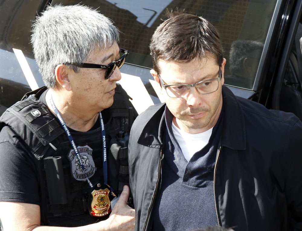 Ministério Público Federal pediu à Justiça Federal a prisão preventiva do ex-vereador do PT Alexandre Romano, preso temporariamente na 18ª Fase da Operação Lava-Jato, na semana passada; MPF também pediu o bloqueio de bens do ex-vereador no montante de R$ 60 milhões; Romano é acusado de ter arrecadado e distribuído cerca de R$ 40 milhões em propina por ter beneficiado a empresa Consist num convênio com o Ministério do Planejamento (Foto: Gisele Federicce) Ministério Público Federal pediu à Justiça Federal a prisão preventiva do ex-vereador do PT Alexandre Romano, preso temporariamente na 18ª Fase da Operação Lava-Jato, na semana passada; MPF também pediu o bloqueio de bens do ex-vereador no montante de R$ 60 milhões; Romano é acusado de ter arrecadado e distribuído cerca de R$ 40 milhões em propina por ter beneficiado a empresa Consist num convênio com o Ministério do Planejamento