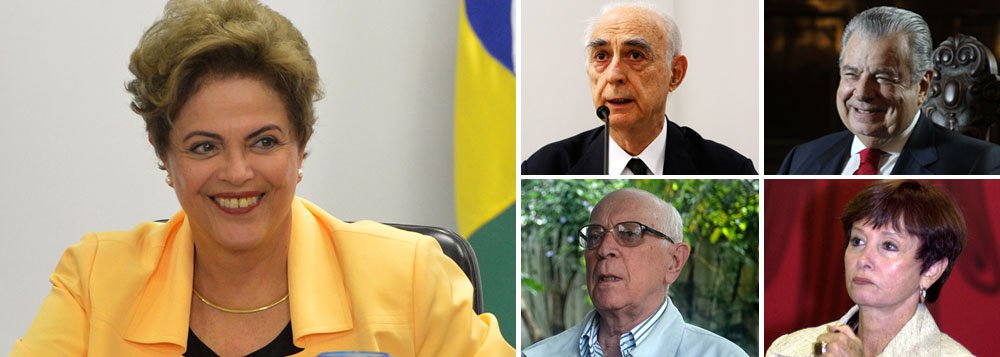 Mais de cem personalidades do direito e intelectuais aderem ao manifesto que acusa grandes grupos econômicos e, em especial, de comunicação, de tentarem "contestar legítima vitória das urnas e estruturar verdadeiro golpe disfarçado de troféu da democracia" contra o governo da presidente Dilma Rousseff; o texto diz que ‘é urgente ressuscitar a histórica e republicana união dos juristas na defesa da legalidade diante de tentações fascistas’; ex-governador de São Paulo e jurista Claudio Lembo, o professor da USP Dalmo Dallari, o advogado José Roberto Batochio e a socióloga Julita Lemgruber estão entre os signatários do documento (Foto: Roberta Namour) Mais de cem personalidades do direito e intelectuais aderem ao manifesto que acusa grandes grupos econômicos e, em especial, de comunicação, de tentarem "contestar legítima vitória das urnas e estruturar verdadeiro golpe disfarçado de troféu da democracia" contra o governo da presidente Dilma Rousseff; o texto diz que ‘é urgente ressuscitar a histórica e republicana união dos juristas na defesa da legalidade diante de tentações fascistas’; ex-governador de São Paulo e jurista Claudio Lembo, o professor da USP Dalmo Dallari, o advogado José Roberto Batochio e a socióloga Julita Lemgruber estão entre os signatários do documento