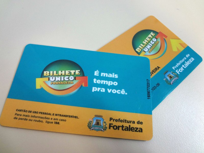 O superintendente do Departamento Estadual de Trânsito (Detran), Igor Ponte, confirmou que o Governo do Estado, por meio da Secretaria das Cidades, vai implementar, a partir de dezembro, o bilhete único para a Região Metropolitana. “A integração será feita através de cartão específico, que vai permitir que cada cidadão pegue quantos ônibus, vans ou metrô precisar, em um espaço de até três horas, sem pagar nova passagem” (Foto: Renata Paiva) O superintendente do Departamento Estadual de Trânsito (Detran), Igor Ponte, confirmou que o Governo do Estado, por meio da Secretaria das Cidades, vai implementar, a partir de dezembro, o bilhete único para a Região Metropolitana. “A integração será feita através de cartão específico, que vai permitir que cada cidadão pegue quantos ônibus, vans ou metrô precisar, em um espaço de até três horas, sem pagar nova passagem”