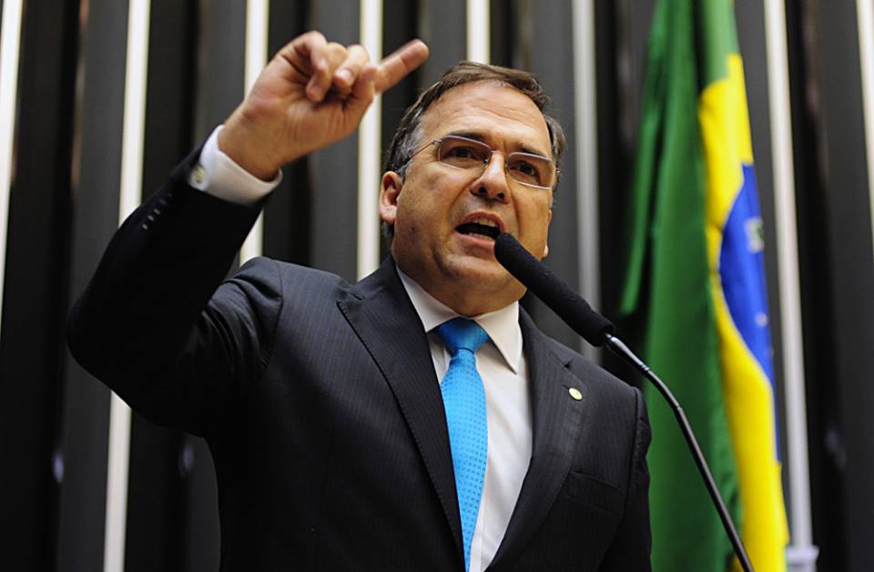 Estima-se que há no Brasil, atualmente, cerca de 12 milhões de pessoas em regime de trabalho terceirizado. Com a aprovação do projeto, esse número subiria para 33 milhões (Foto: Vicentinho) Estima-se que há no Brasil, atualmente, cerca de 12 milhões de pessoas em regime de trabalho terceirizado. Com a aprovação do projeto, esse número subiria para 33 milhões