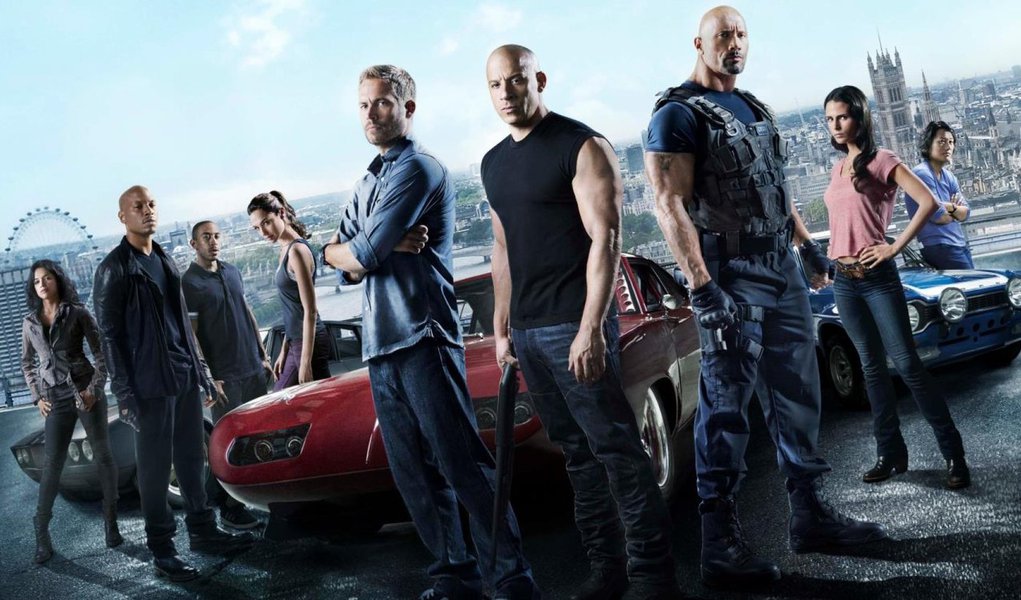 Velozes e Furiosos 7 assumiu a ponta das bilheterias dos cinemas na América do Norte, com arrecadação de impressionantes 143,6 milhões de dólares em seu fim de semana de estreia; a quantia estabelece um novo recorde para o mês de abril, desbancando o fim de semana de abertura de Capitão América 2: O Soldado Invernal, além de ser a melhor marca para qualquer filme da franquia Velozes e Furiosos; o resultado também coloca o longa em nono lugar entre as 10 maiores estreias da história (Foto: Romulo Faro) Velozes e Furiosos 7 assumiu a ponta das bilheterias dos cinemas na América do Norte, com arrecadação de impressionantes 143,6 milhões de dólares em seu fim de semana de estreia; a quantia estabelece um novo recorde para o mês de abril, desbancando o fim de semana de abertura de Capitão América 2: O Soldado Invernal, além de ser a melhor marca para qualquer filme da franquia Velozes e Furiosos; o resultado também coloca o longa em nono lugar entre as 10 maiores estreias da história