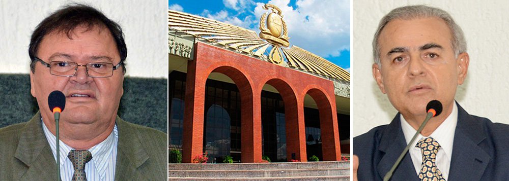 O deputado estadual José Bonifácio (PR) voltou a defender nesta quinta-feira, 7, a proposta de sua autoria que eleva para R$ 29 mil o salário do governador Marcelo Miranda (PMDB); desta vez, Boni partiu pra cima do líder do governo, Paulo Mourão (PT), que classificou a medida como "inconsequente", pela dificuldade financeira no governo; "Sua liderança sim é inconsequente e no meu entendimento burra. Não o considero meu líder", disparou Bonifácio; "Seu blá blá blá de inventar audiência para não resolver nada não é coisa de liderança, acho vossa liderança fraca e não sou seu liderado", completou; os deputados Nilton Franco (PMDB) e José Roberto (PT) saíram em defesa de Mourão; já Eduardo Siqueira (PTB) disse que Bonifácio executa sua atuação como parlamentar (Foto: Aquiles Lins) O deputado estadual José Bonifácio (PR) voltou a defender nesta quinta-feira, 7, a proposta de sua autoria que eleva para R$ 29 mil o salário do governador Marcelo Miranda (PMDB); desta vez, Boni partiu pra cima do líder do governo, Paulo Mourão (PT), que classificou a medida como "inconsequente", pela dificuldade financeira no governo; "Sua liderança sim é inconsequente e no meu entendimento burra. Não o considero meu líder", disparou Bonifácio; "Seu blá blá blá de inventar audiência para não resolver nada não é coisa de liderança, acho vossa liderança fraca e não sou seu liderado", completou; os deputados Nilton Franco (PMDB) e José Roberto (PT) saíram em defesa de Mourão; já Eduardo Siqueira (PTB) disse que Bonifácio executa sua atuação como parlamentar